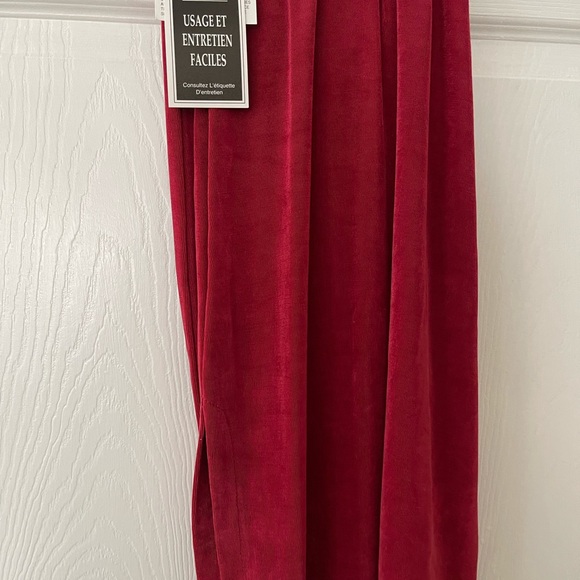 Maravilla Collection Red Top - Picture 2 of 6